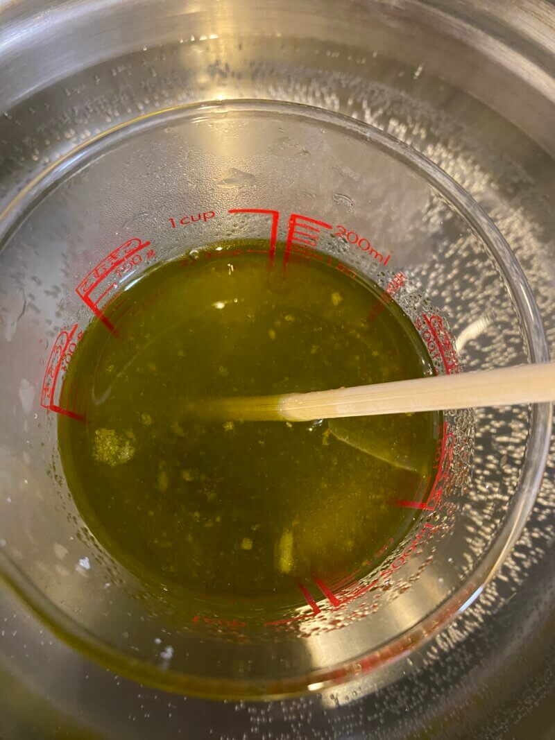 樟脳オイルを混ぜる前(結晶あり)