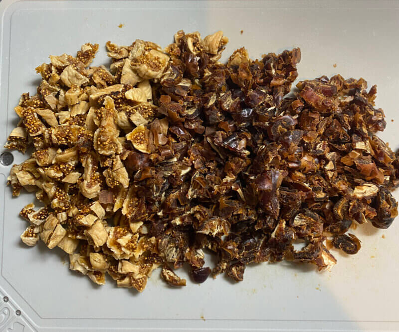 刻まれたドライフルーツ